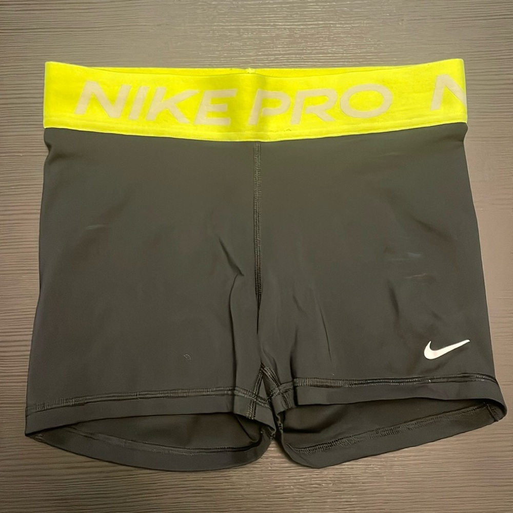 Nike Pro Dri-Fit Shorts - S